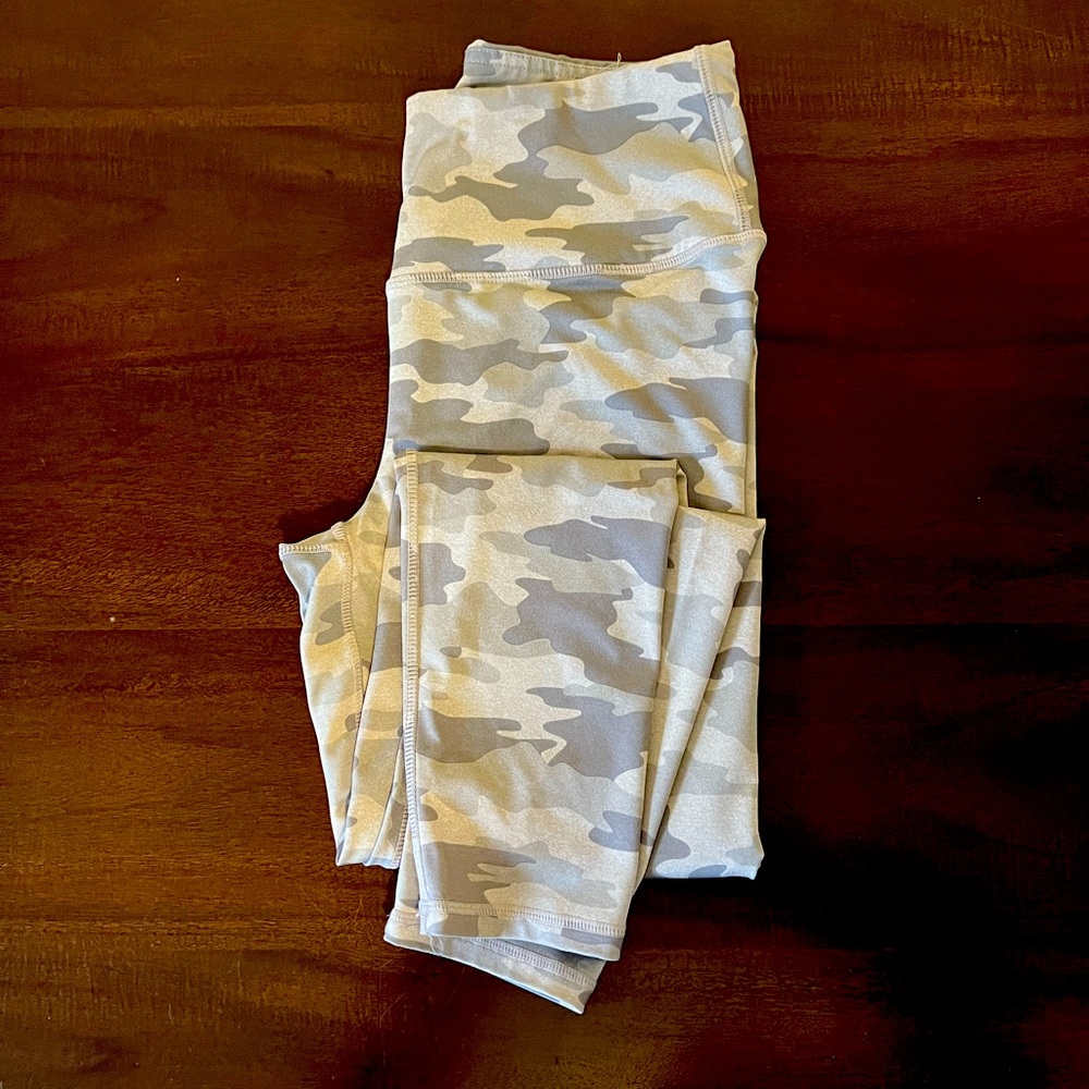White camo leggings
